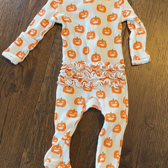 Baby Girls Halloween Bundle _ Please see Description - Picture 4 of 10